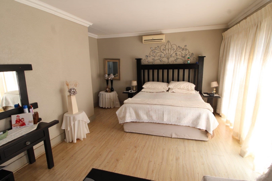 6 Bedroom Property for Sale in Doringkruin North West